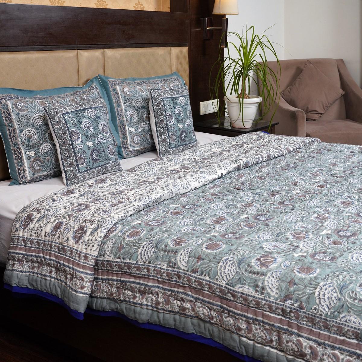 Craftiles -Saat kaam Jaipuri Handblock Printed Reversible Jaipuri Quilt by Jaipurdharohar - Gray - Image 3